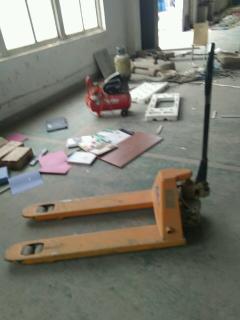 家具廠設備更新換代 斷料鋸、砂光機等木工與建筑機械的優(yōu)化處理方案